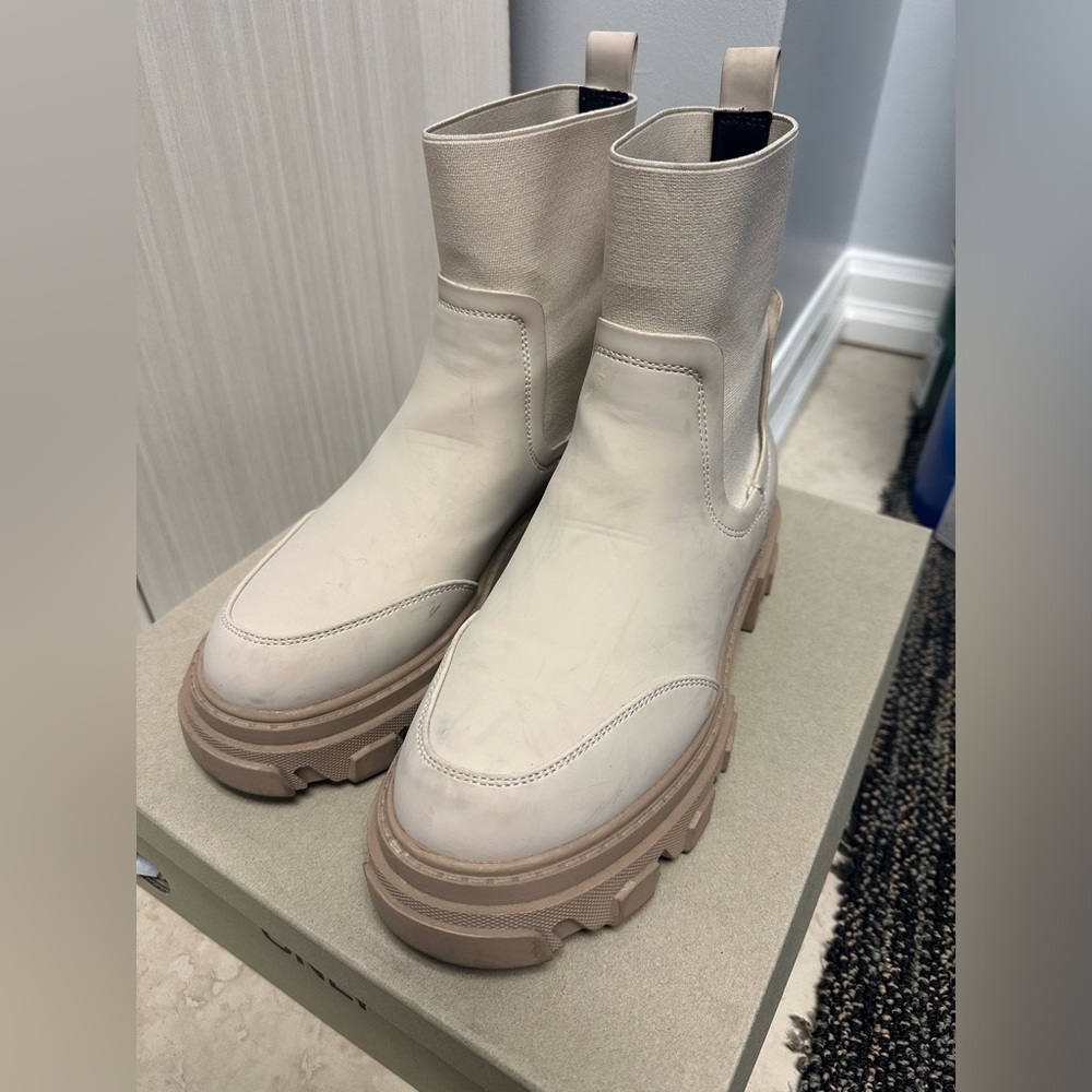 ONLY boots